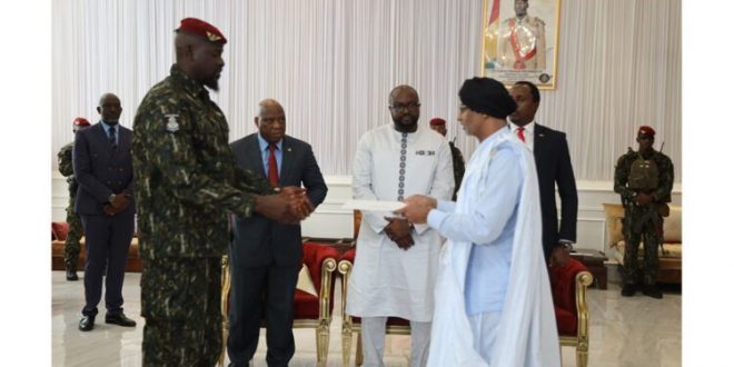سفير موريتانيا لدى جمهورية غينيا يقدم أوراق اعتماده ./ رياح الجنوب